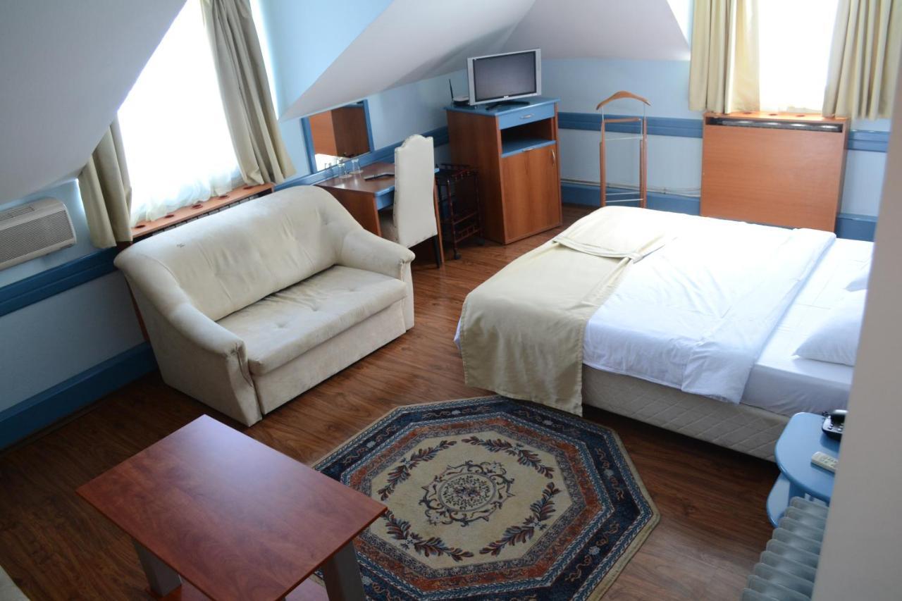 Hotel Tomce Sofka Skopje Eksteriør billede